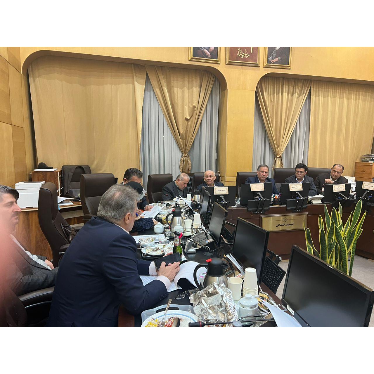 استاندار و مجمع نمایندگان، اولویت‌های کلیدی را برای سفر رئیس جمهور در کمیسیون اقتصادی مجلس ترسیم کردند