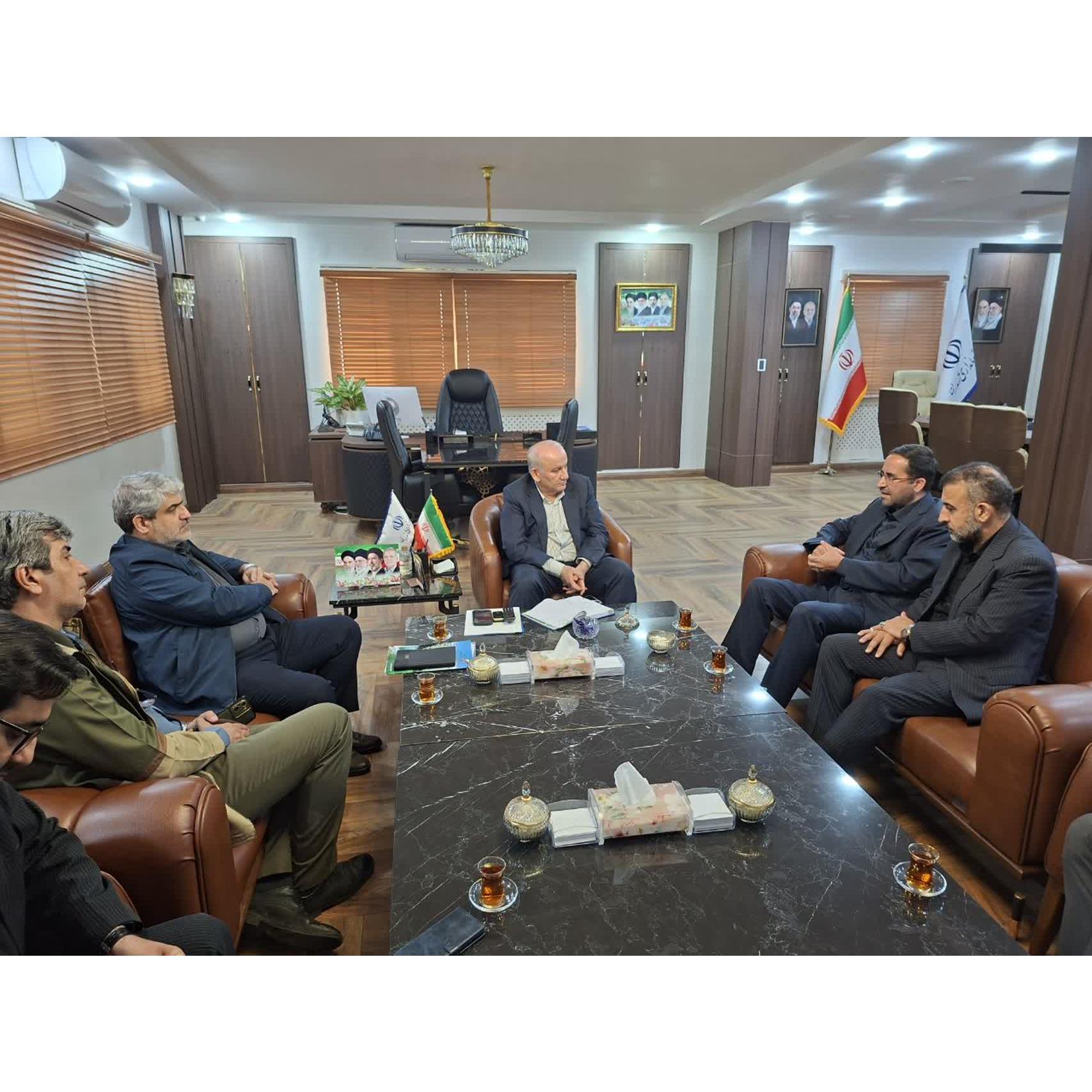 اجرای جنگلداری نوین و تقویت طرح‌های آبخیزداری در دستور کار/تأکید استاندار بر صیانت از جنگل‌ها و عرصه های استان،ارتقا و تقویت تجهیزات اطفای حریق‌ و اقدامات پیشگیری از رانش