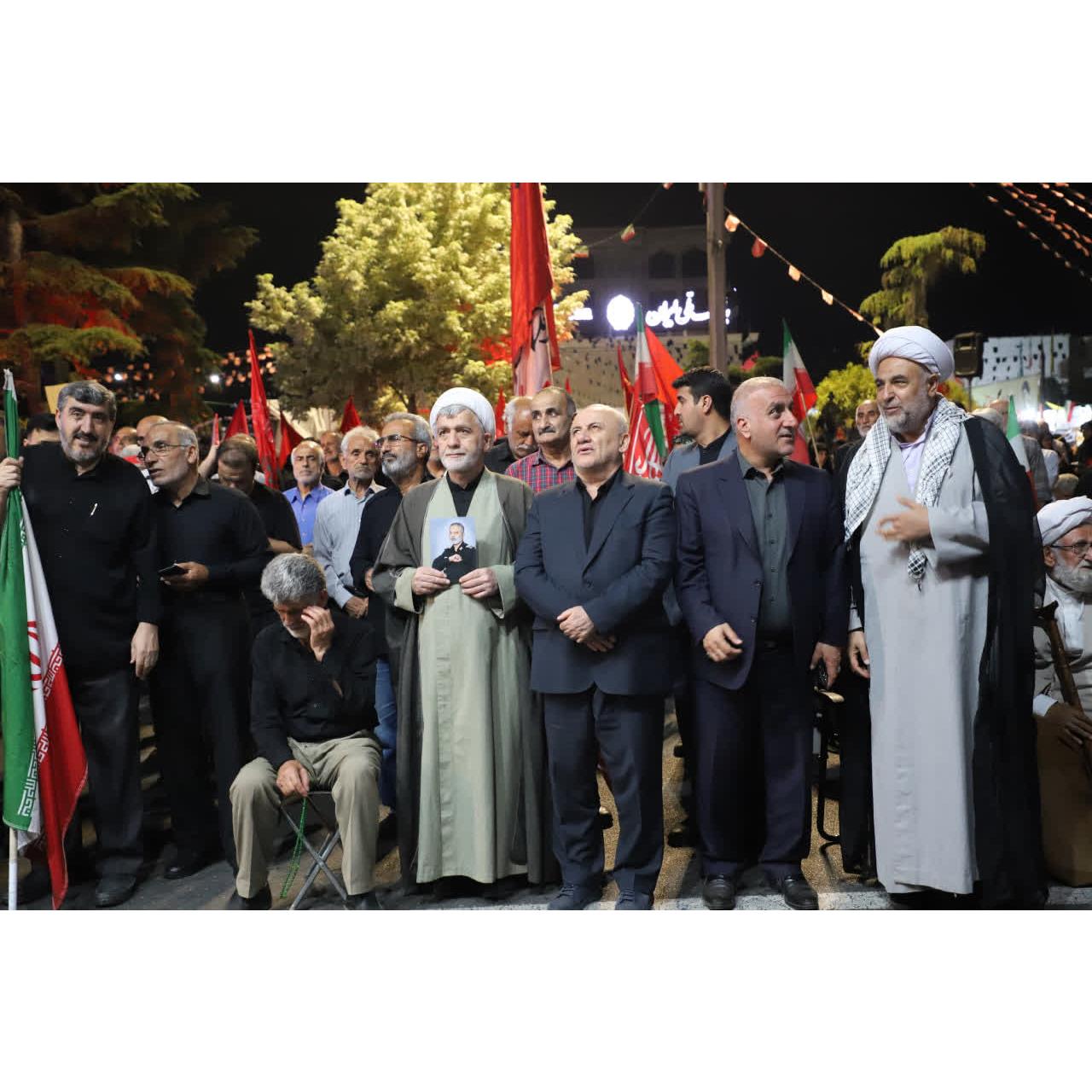 حضور استاندار مازندران در صد و سی و هشتمین شب اجتماع اقتدار مردم ولایتمدار ساری در میدان آئینی امام حسین(ع)