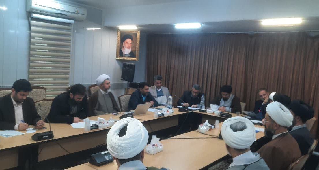 نشست فرماندار محمودآباد با شورای مشورتی روحانیون و طلاب محمودآبادی