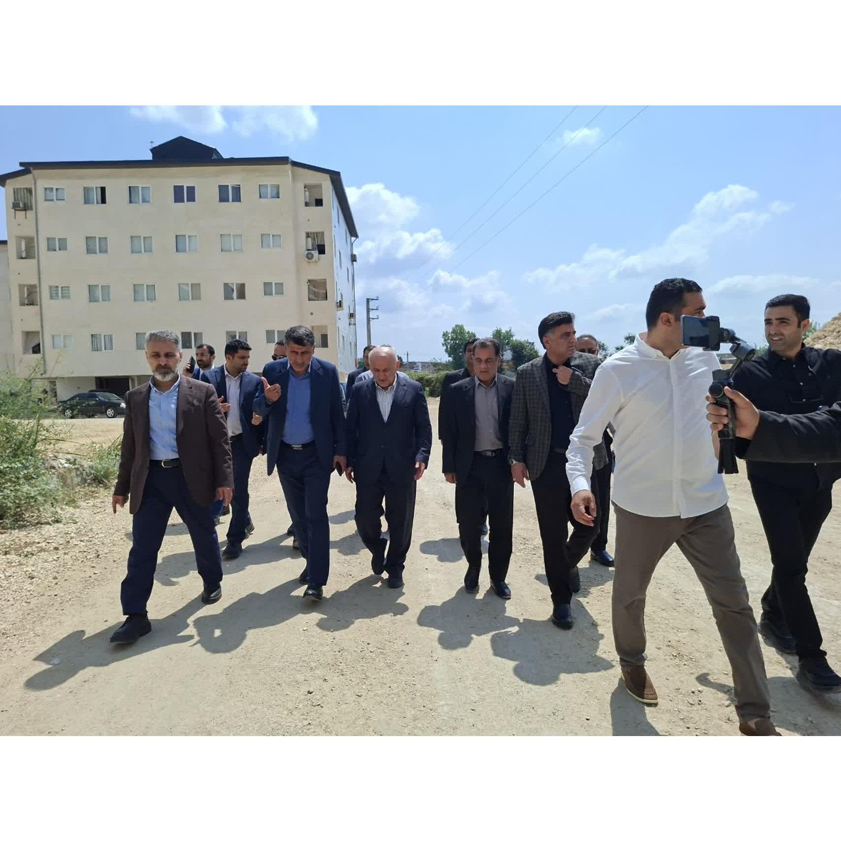 بازدید سرزده و میدانی استاندار مازندران از پروژه مسکن ملی میاندورود؛ پیگیری فوری چالش‌های زیرساختی