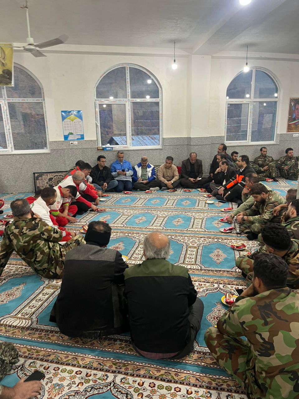 به ریاست دکتر نوبخت فرماندار مرکز استان جلسه ستاد مدیریت بحران شهرستان ساری در روستای باباکلا برگزار شد/ تأکید دکتر نوبخت بر پایش ۲۴ ساعته نقاط حساس و استمرار آماده باش دستگاه ها