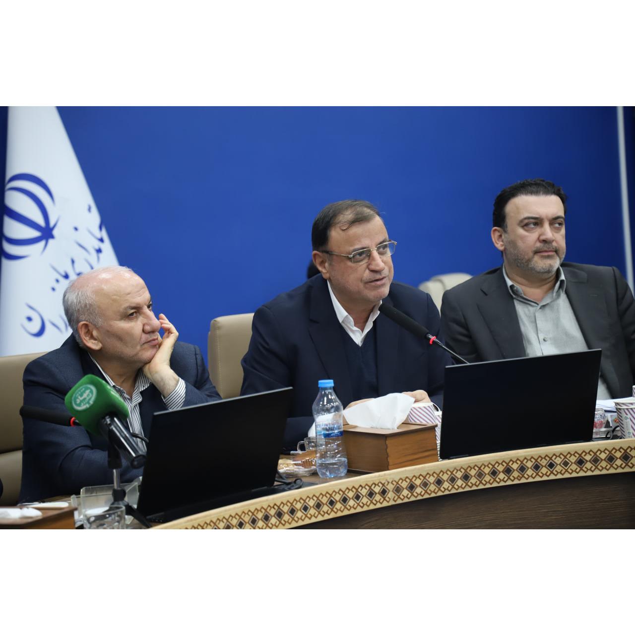 استاندار گلستان: مشکلات واردات کالای اساسی و تخصیص علوفه به دامداران روستایی باید حل شود