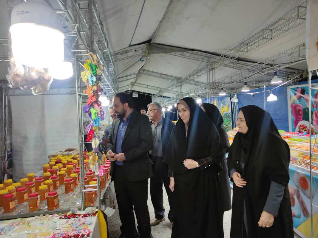 جشن میلاد با سعادت حضرت فاطمه زهرا (سلام‌الله‌علیها) و گرامیداشت روز زن و مادربا حضور دکتر کشوری نماینده حوزه انتخابیه در مجلس شورای اسلامی وسرکارخانم دکتر قائی پاشا فرماندار 