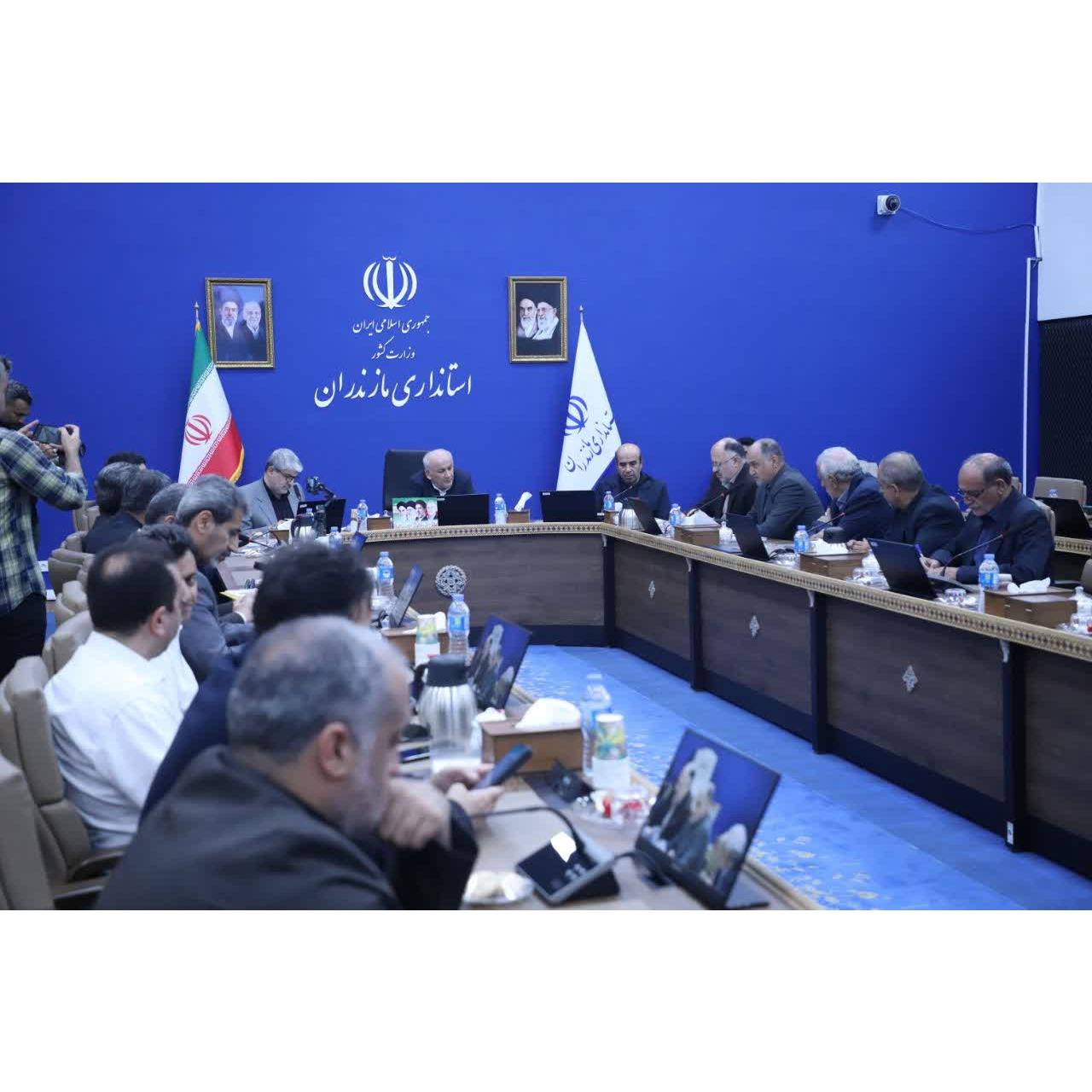 استاندار مازندران: ۵۰۰ مدرسه مازندران به پنل خورشیدی مجهز می‌شود/ بهره‌برداری از نخستین نیروگاه شناور آب‌بندان در مهرماه