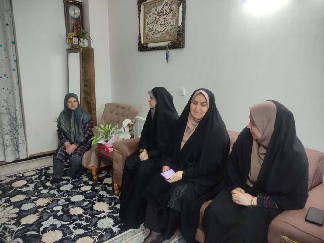 تجلیل از مادر دارای فرزند معلول به مناسبت میلاد حضرت فاطمه زهرا (س) و گرامیداشت روز مادر 