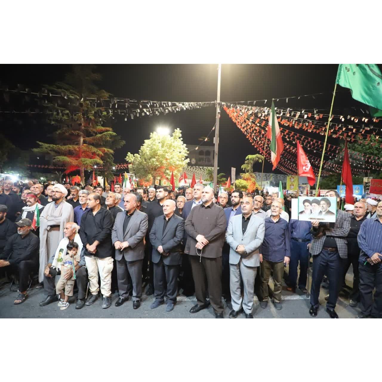 حضور استاندار مازندران با همراهی فرماندار مرکز استان در اجتماع مردمی و آیین‌های عزاداری شهر ساری