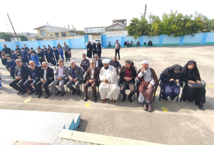 آیین بازگشایی مدارس شهرستان سیمرغ برای سال تحصیلی جدید با حضور فرماندار، امام جمعه و معاون فرماندار