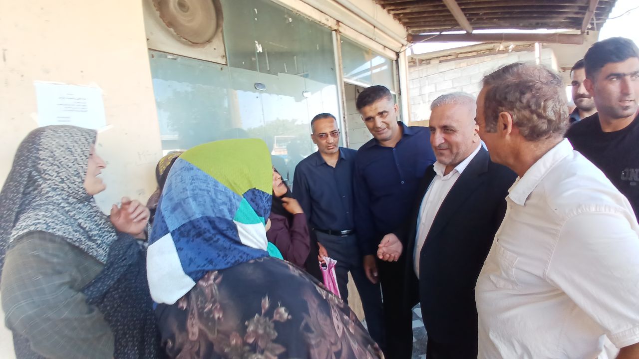 بازدید سرزده فرماندار مرکز استان از نانوایی روستای سوته