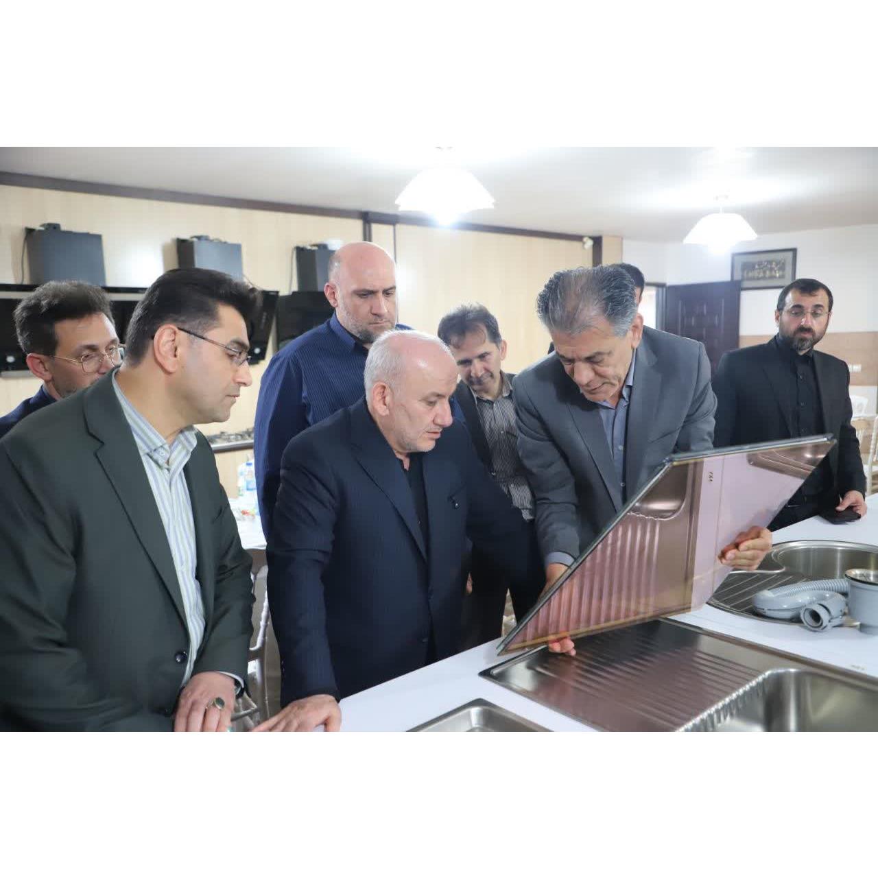 استاندار پای درد دل صنعتگران نکا نشست/تشکیل کارگروه ویژه برای رفع موانع تولید و توسعه اشتغال با اعطای تسهیلات/بسیج ظرفیت استان برای حمایت همه جانبه از تولید