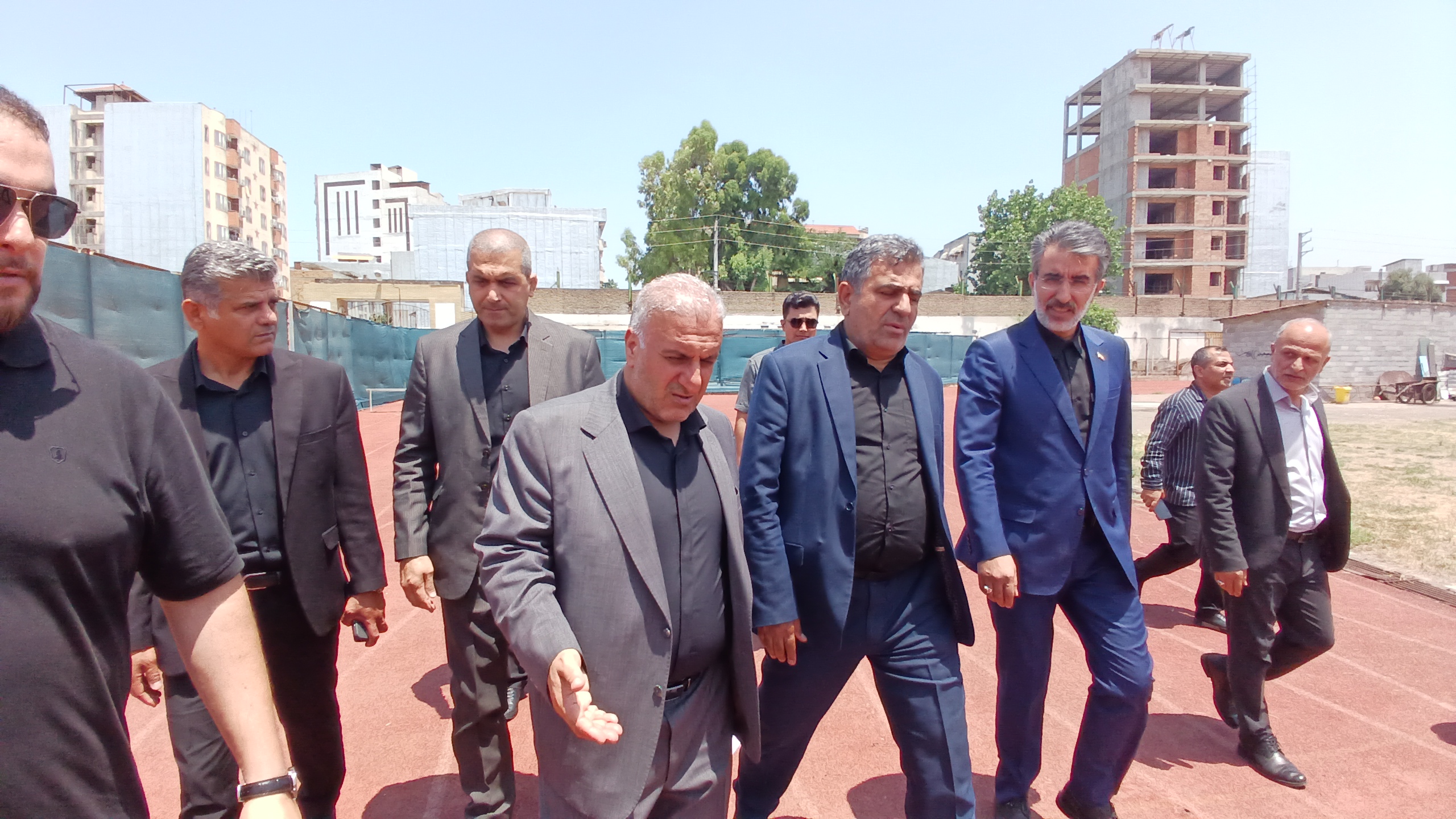 بازدید میدانی مسئولان از روند بازسازی استادیوم شهید متقی؛ تأکید بر تسریع در تکمیل پروژه