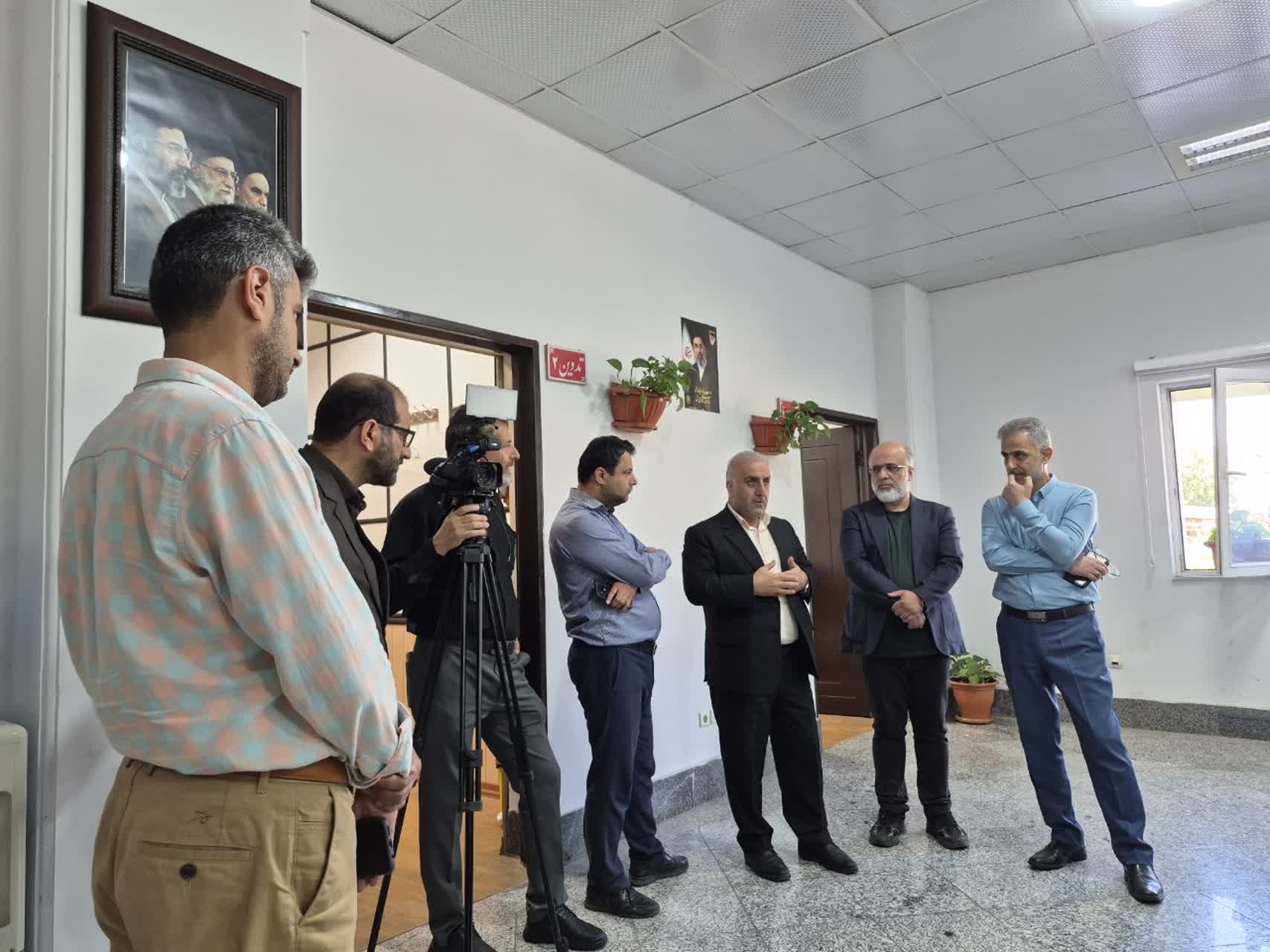 فرماندار ساری، خبرنگاران را گرامی داشت
