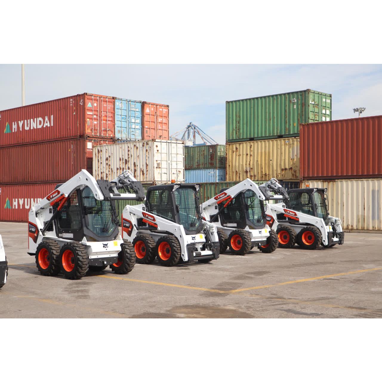 اولین محموله ماشین‌آلات عمرانی همیار تجارت با تکیه بر ظرفیت‌های منطقه آزاد به بندر رسید