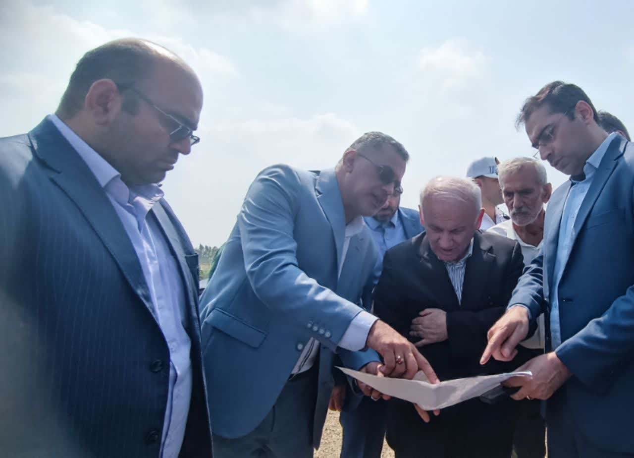بازدید استاندار مازندران و فرماندارجویبار از پروژه در حال احداث راه کردکلا به دریا 