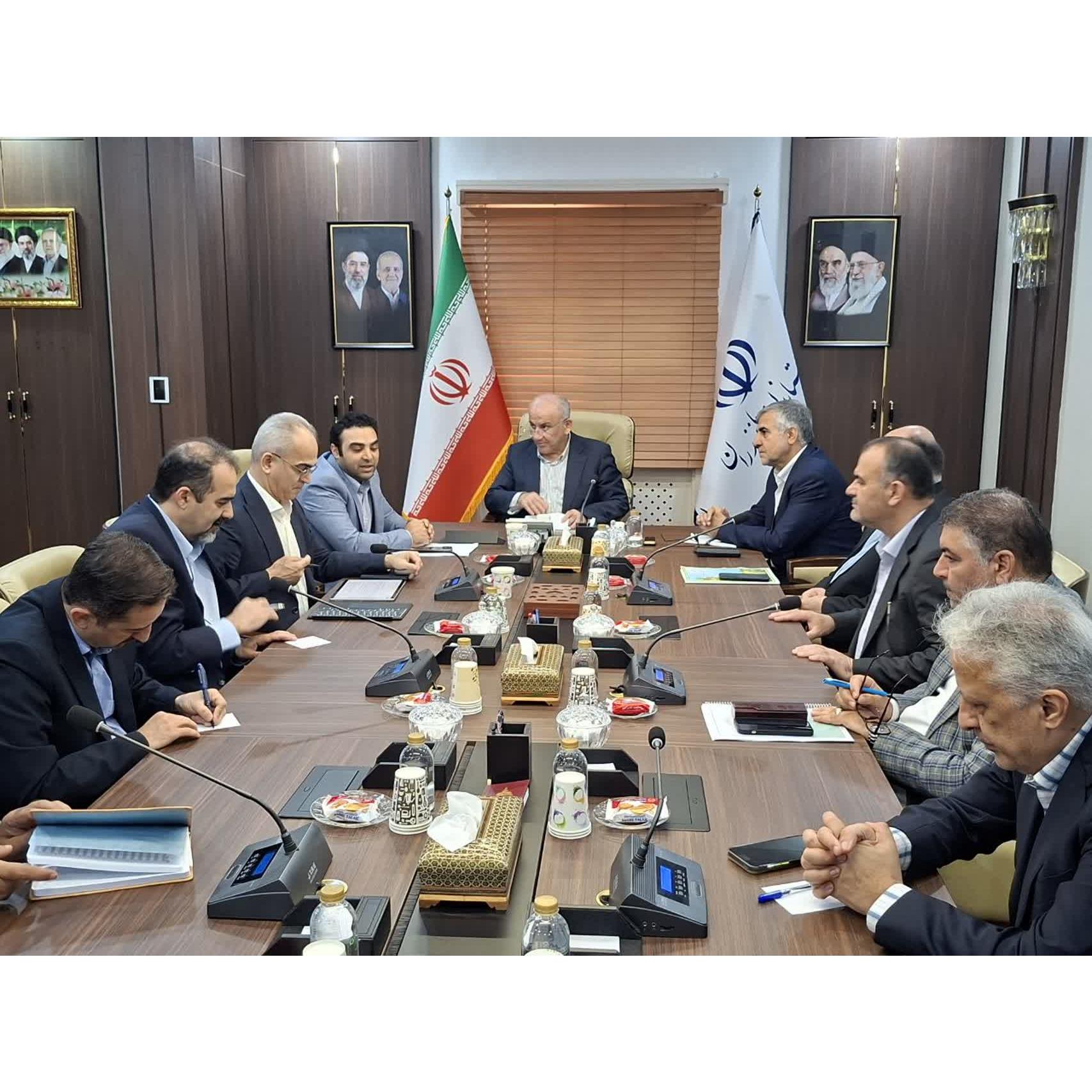  استاندار مازندران: دستگاه‌های اجرایی موظف به حمایت ویژه از نخبگان و استفاده از ظرفیت آن ها هستند/تأکید بر بهره‌گیری از توان نخبگان برای حل مسائل کلان استان