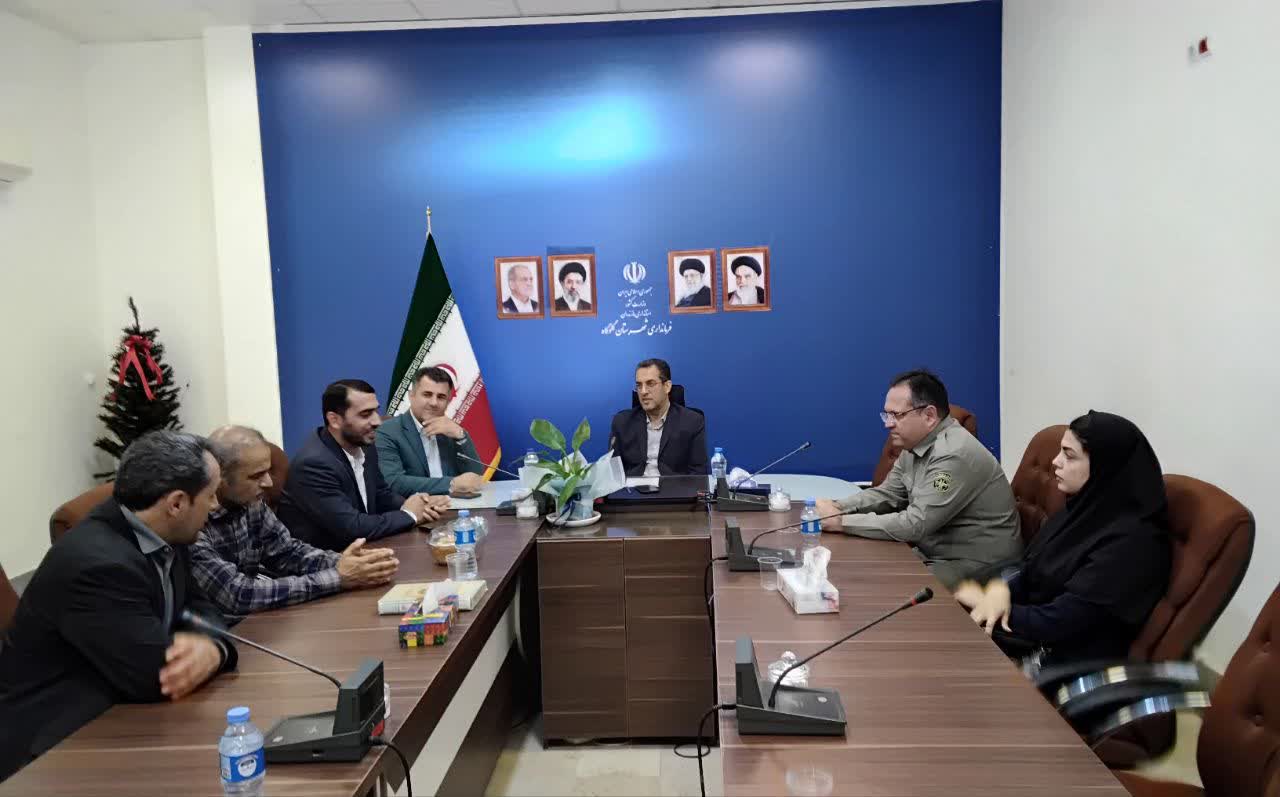 دیدار رئیس و پرسنل محیط زیست با فرماندار گلوگاه