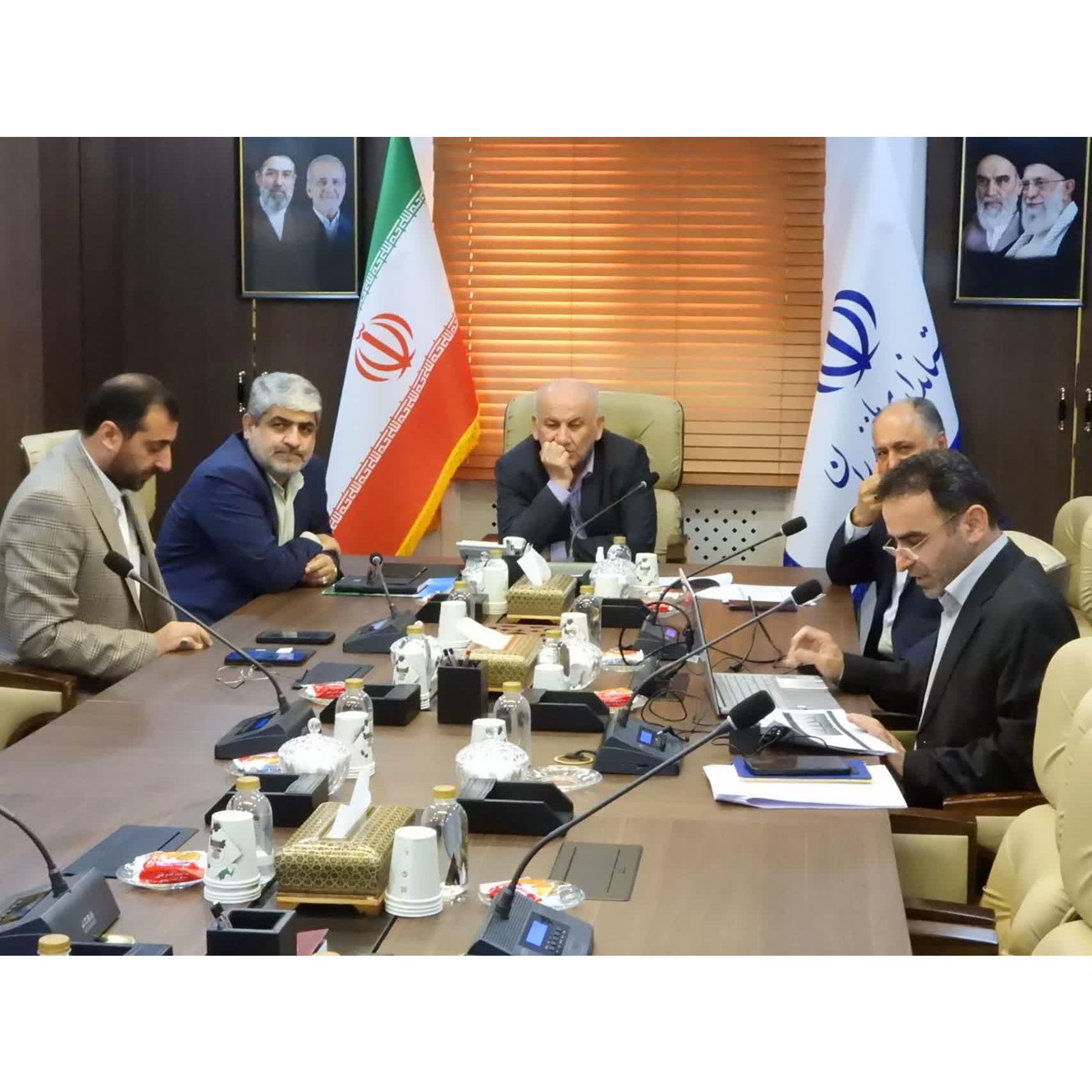 طرح پیشگامانه مازندران در تولید انرژی پاک/ احداث نیروگاه‌های خورشیدی شناور بر روی آبندان‌ها در دستور کار استاندار