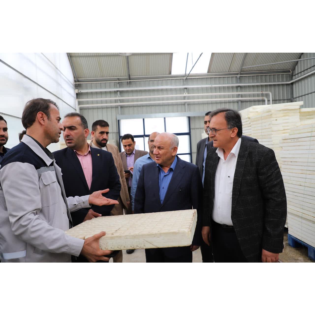 استاندار مازندران: باید با فناوری و علم روز،تولید کشاورزی را مدرن، اقتصادی و پربازده کنیم/تاکید بر ارتقای ظرفیت های تولیدی، تأمین آب پایدار و حمایت از فعال‌سازی طرح‌های توسعه‌ای دشت ناز