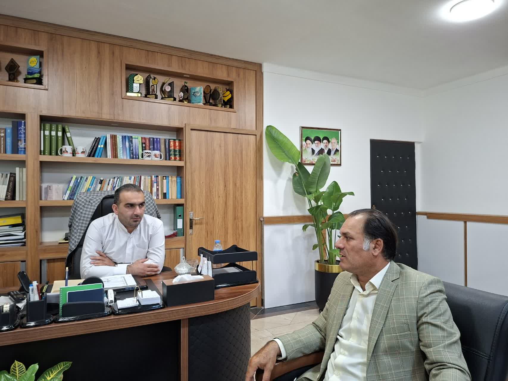 پیگیری مسائل حوزه اشتغال در دیدار رئیس اداره کار شهرستان با فرماندار