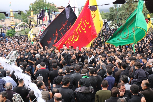 تجمع بزرگ دسته جات عزاداری  شهرستان کلاردشت در روز عاشورای حسینی