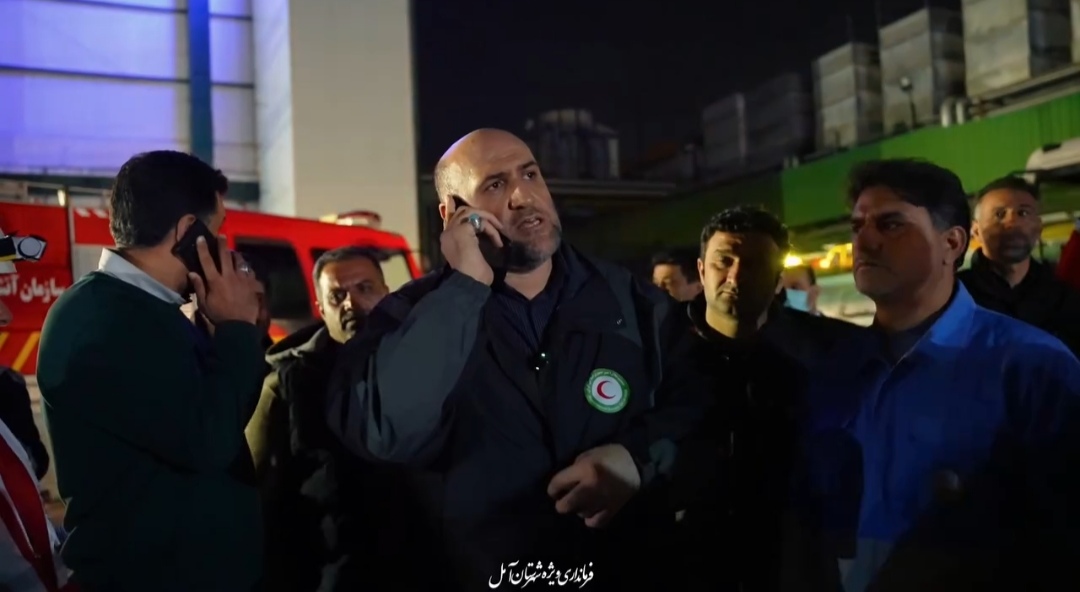 همه کنار هم برای اطفا حریق کاله 