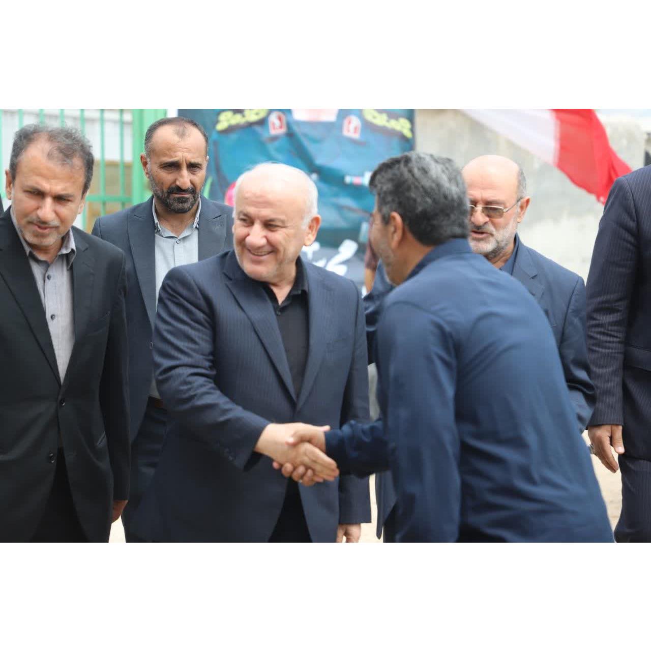 حضور استاندار در کلیا بهشهر و دستور برای تامین آب پایدار،روکش آسفالت،رفع رانش رودخانه،تامین مسکن محرومان به همراه اهدای وام بلاعوض